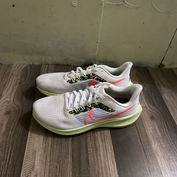 Nike Air Zoom Pegasus Womens Size 8 Ivory Green Running Shoes Sneakers - Picture 3 of 8